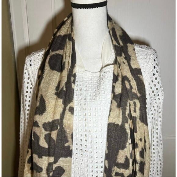 Women’s Tan Brown Animal Leopard Cheetah Print Scarf - Picture 4 of 6